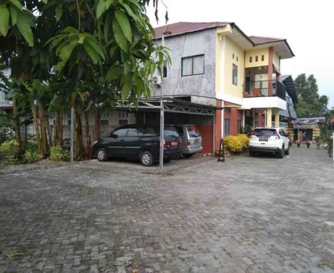 Penginapan Syariah Parit  Exteriör bild